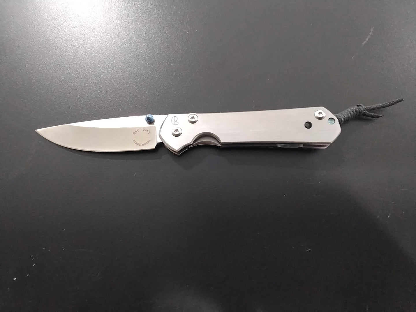 Titaianum frame lock folder