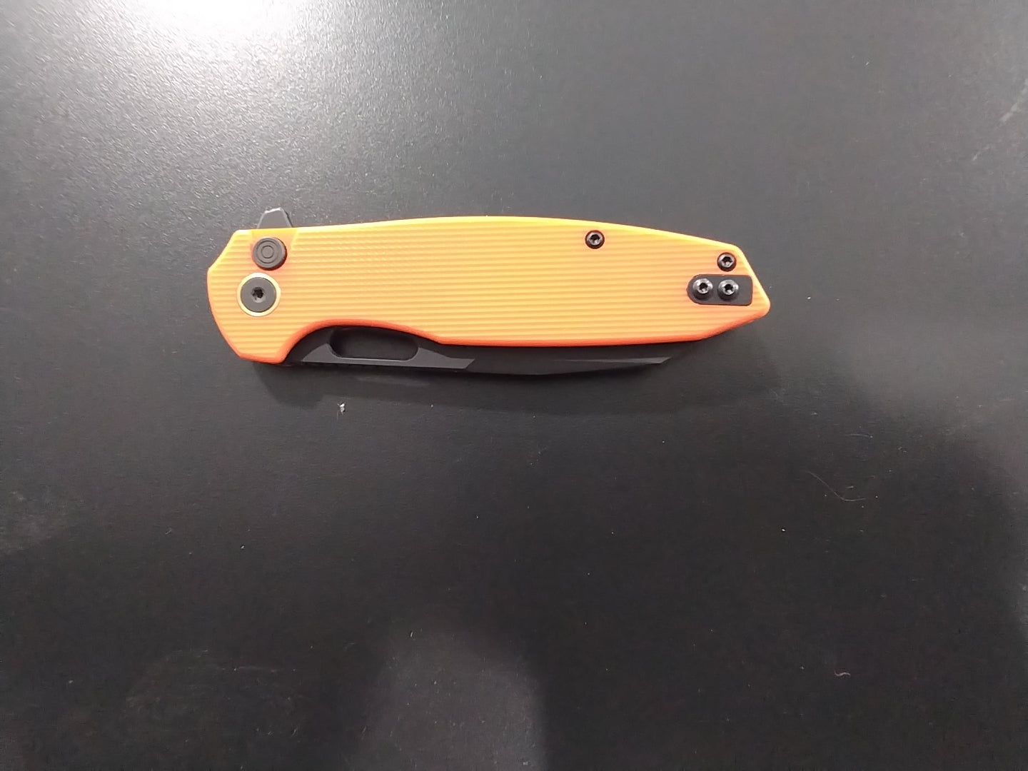 Button lock folder