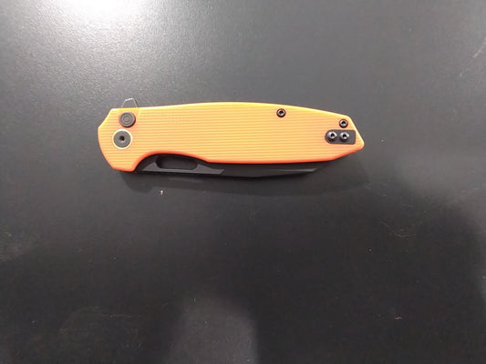 Button lock folder