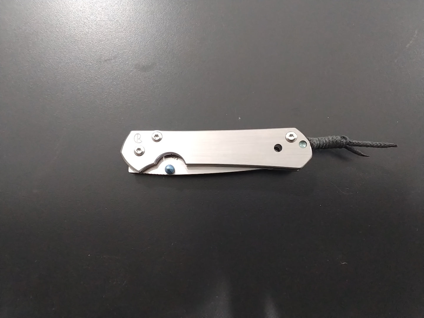 Titaianum frame lock folder
